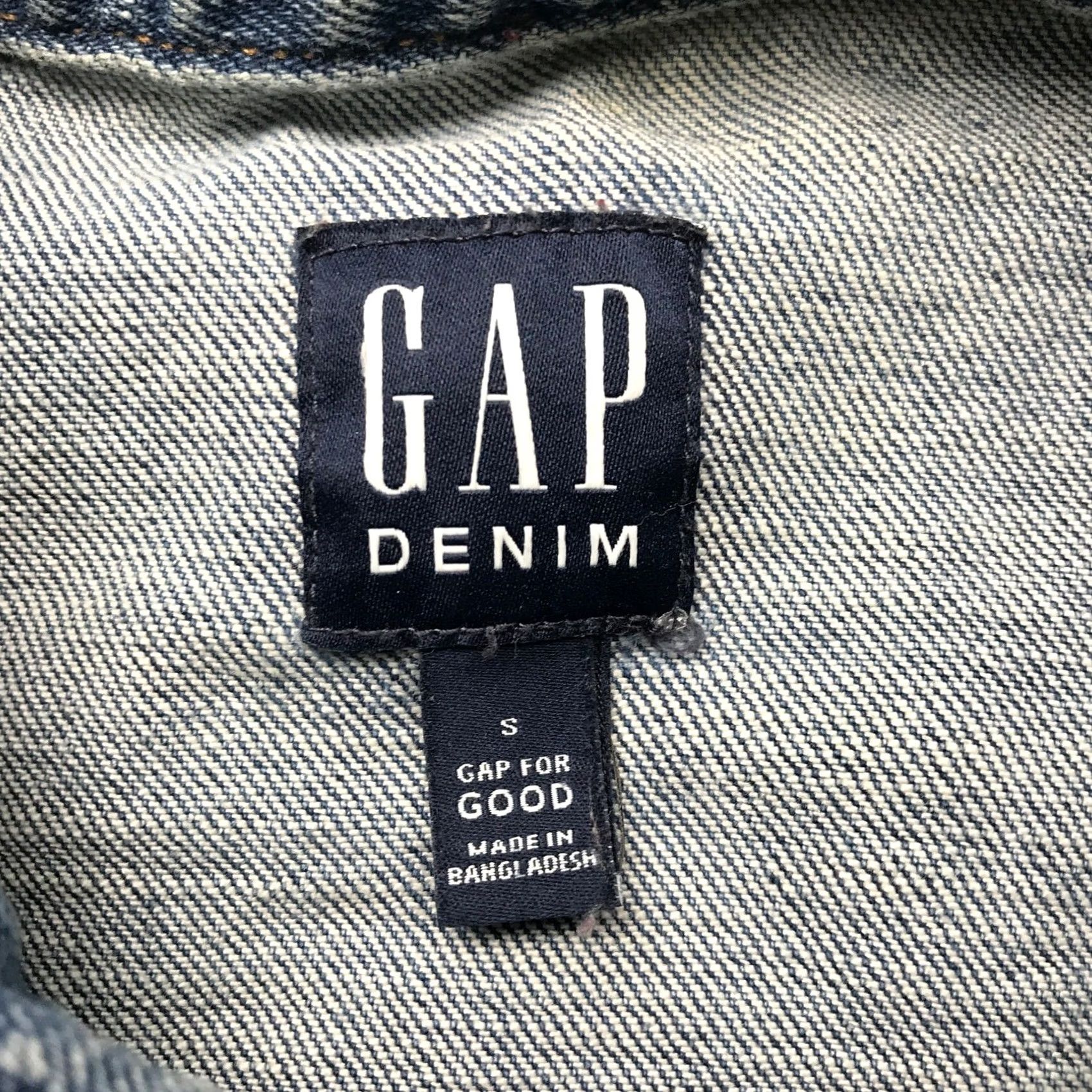 Gap VINTAGE Gap Denim Trucker Jacket Shirt Women S Long Sleeve Pocket Blue 90s Casual Mens Womens Girls Size S / US 4 / IT 40 - 4 Thumbnail