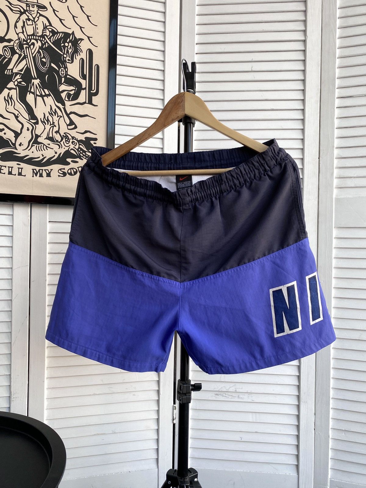 Nike × Vintage Nike Vintage 90s Swoosh Big Logo Nylon Retro Shorts Size US 32 / EU 48 - 2 Thumbnail