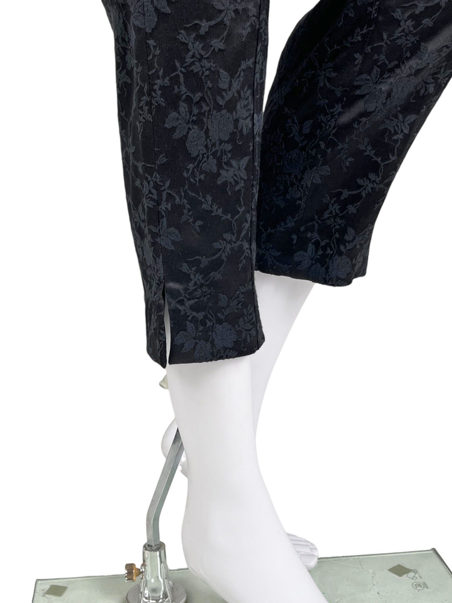 Dolce & Gabbana Black Floral Capri Pants Size 27" / US 4 / IT 40 - 8 Thumbnail