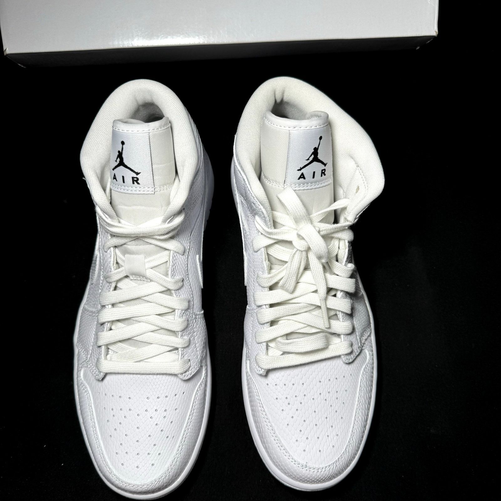 Jordan Brand × Nike Size 10 - Nike Air Jordan 1 Mid White Snakeskin 2020 Size US 10 / IT 40 - 4 Thumbnail