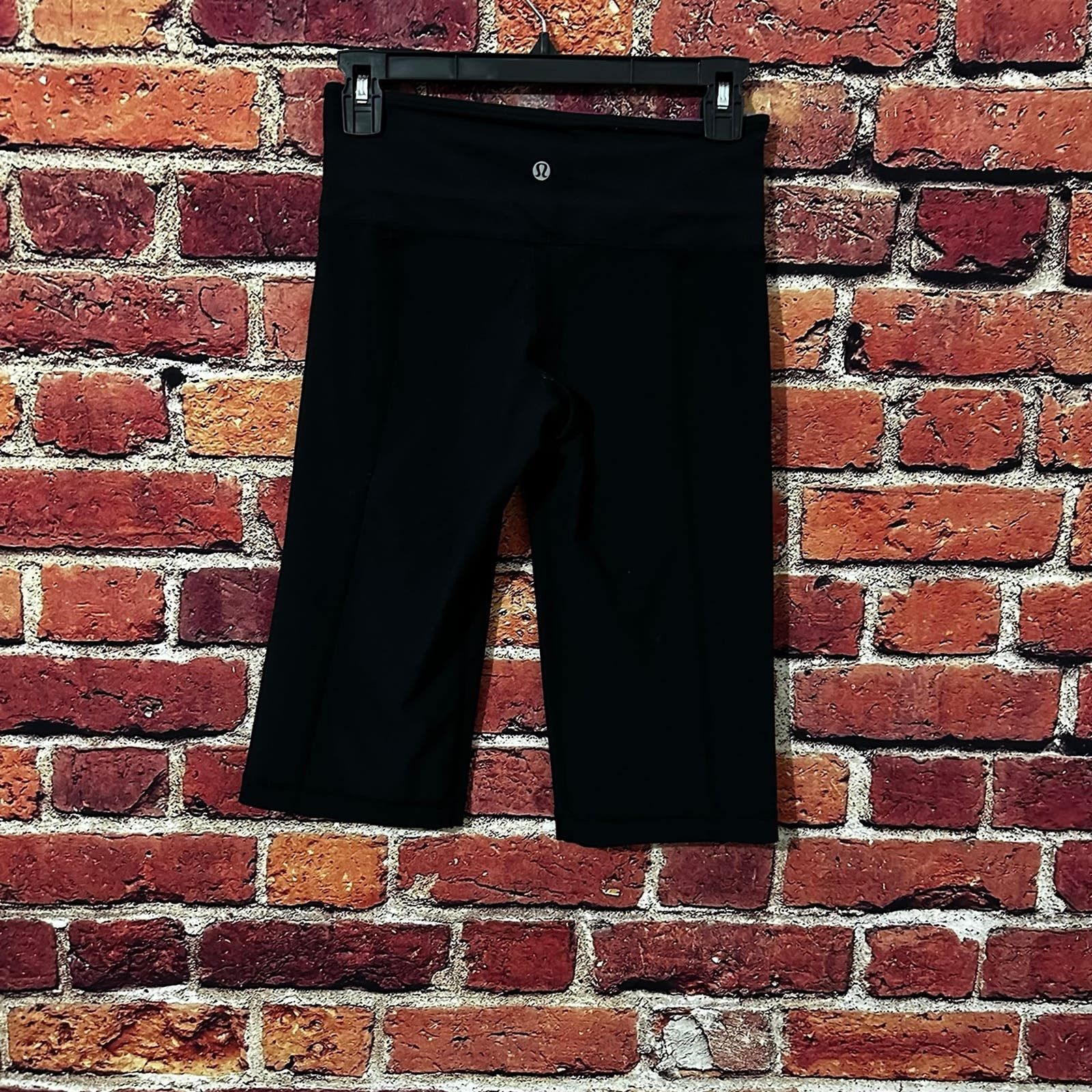 Lululemon Lululemon reversible Capri size 4 Size 27" / US 4 / IT 40 - 3 Thumbnail