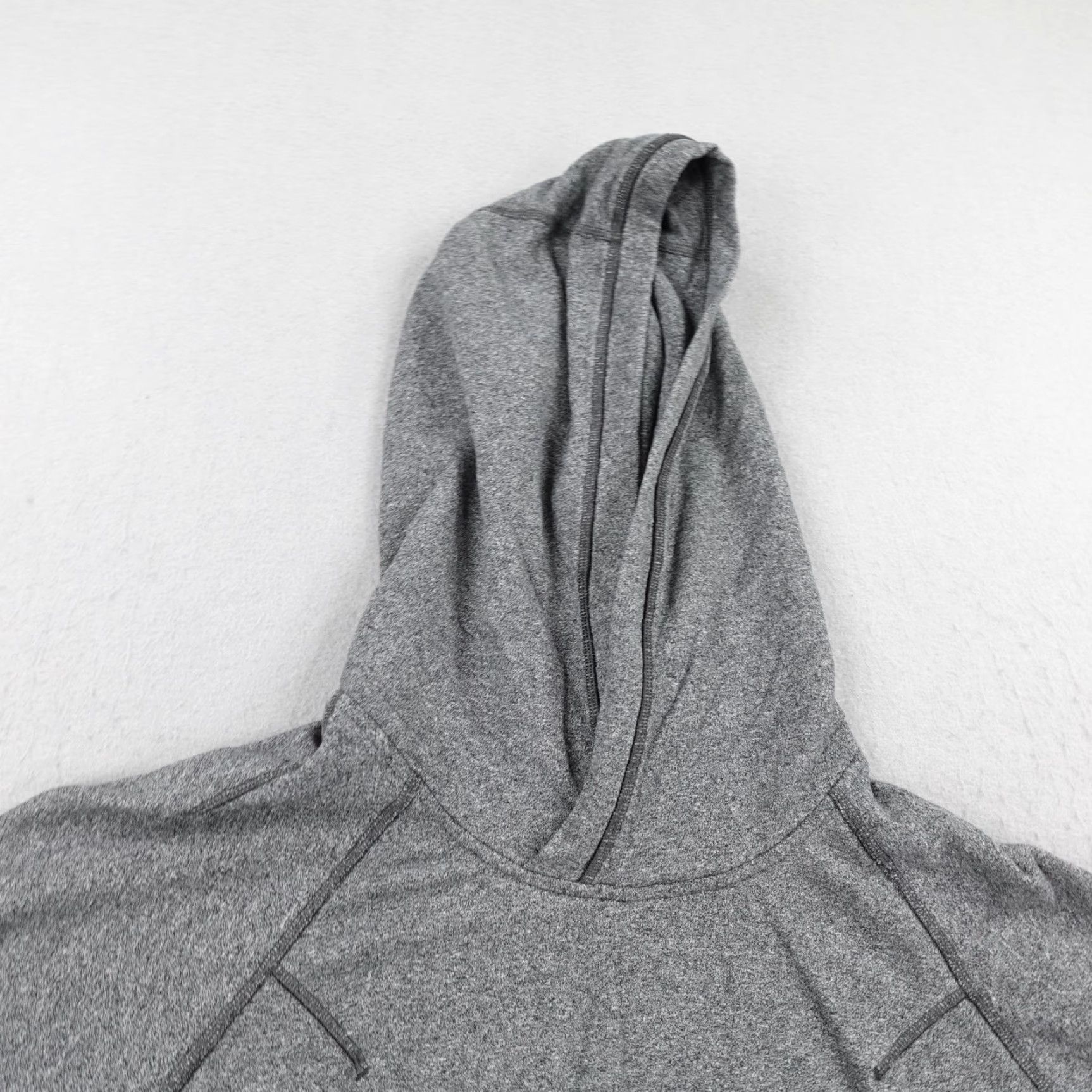 Lululemon Lululemon Hoodie Womens 6 Gray Om & Roam Pullover Sweatshirt Sweater Thumbholes Size M / US 6-8 / IT 42-44 - 2 Thumbnail