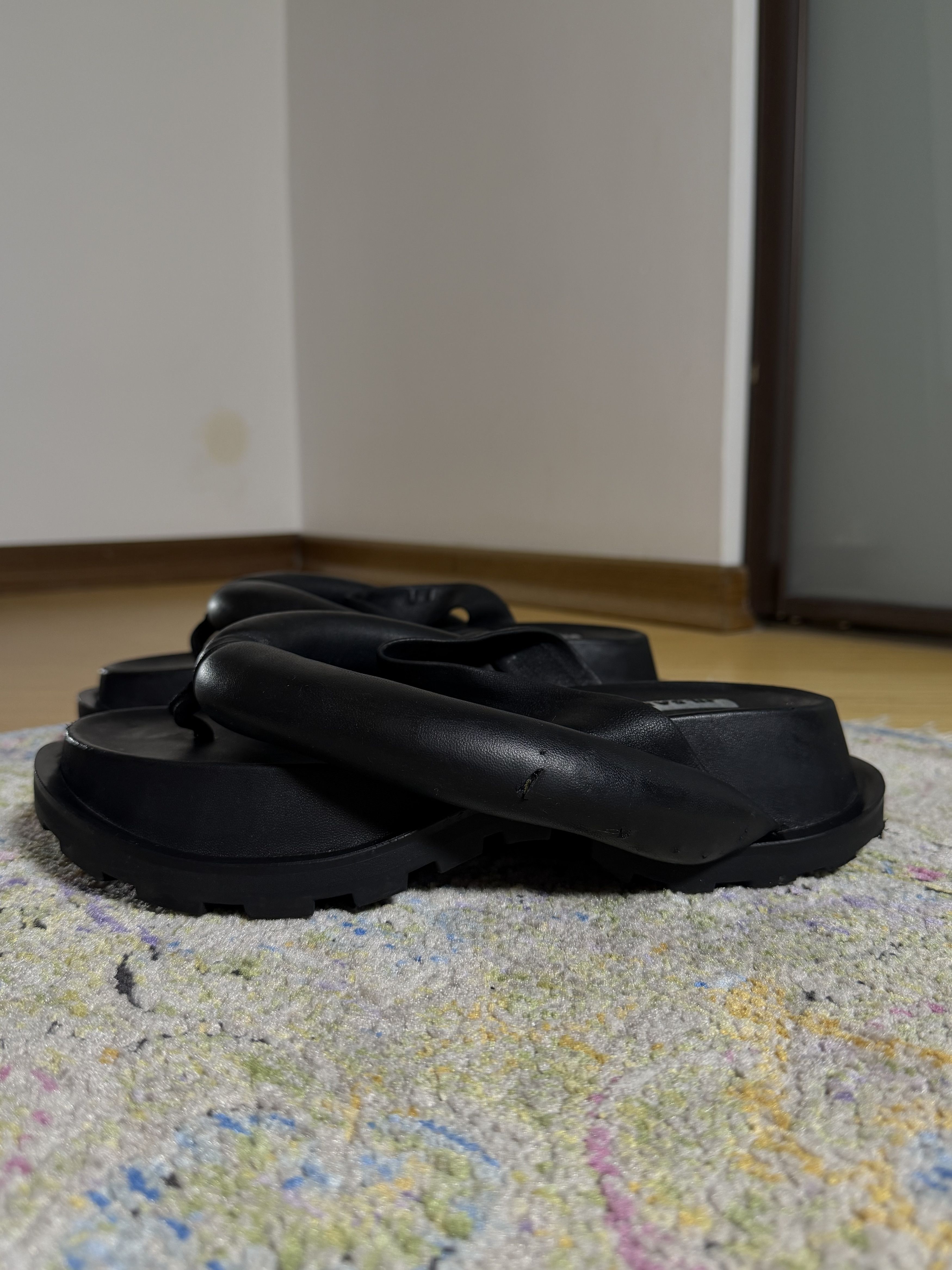 Jil Sander Jil Sander Padded Leather Sandals in Black Size US 10 / IT 40 - 2 Thumbnail