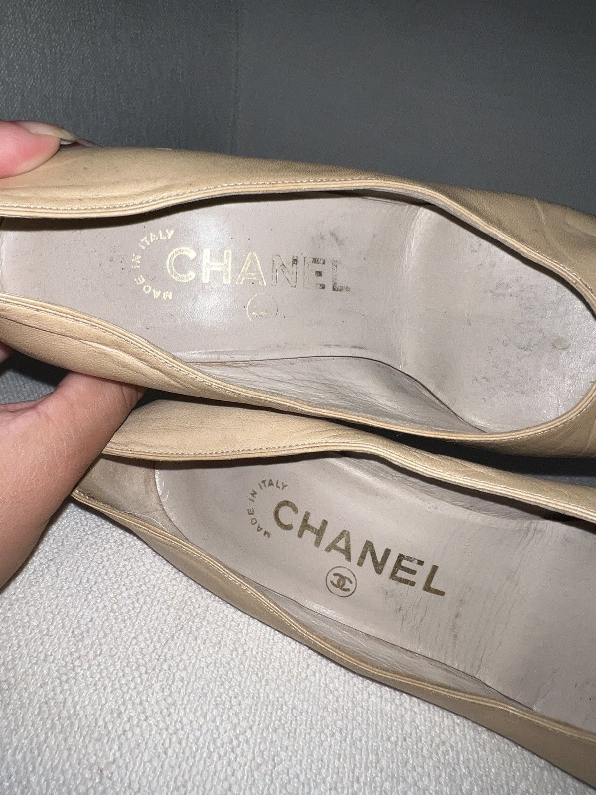 Chanel Classic Chanel Beige and Black Heels Size US 5 / IT 35 - 11 Thumbnail