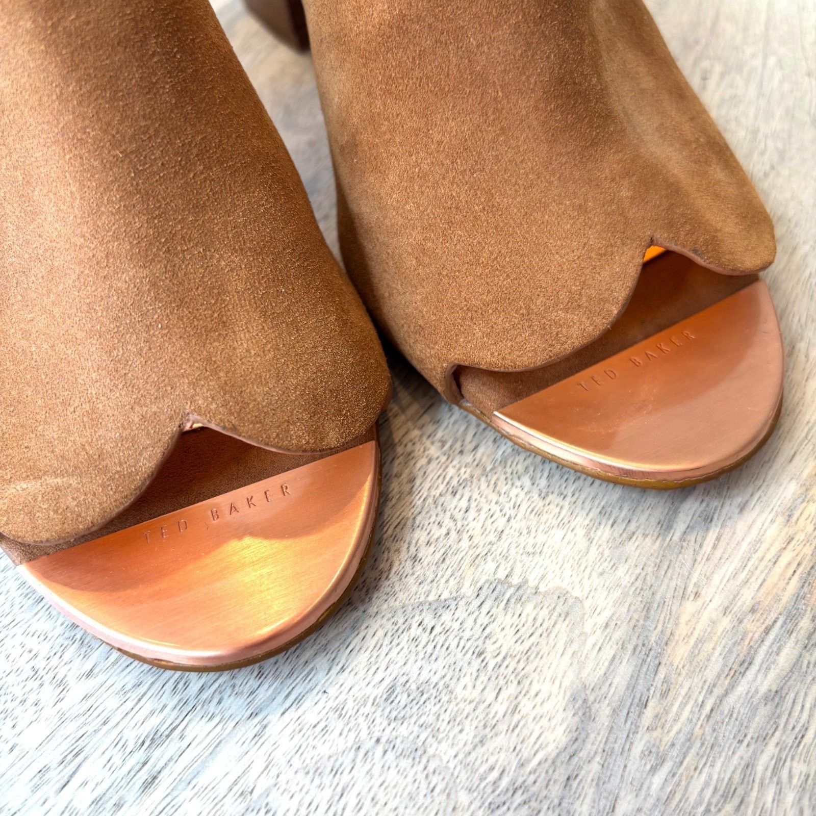 Ted Baker Ted Baker London Suede Heels Women's EU 38 US 7 Brown Block Size US 7 / IT 37 - 9 Thumbnail