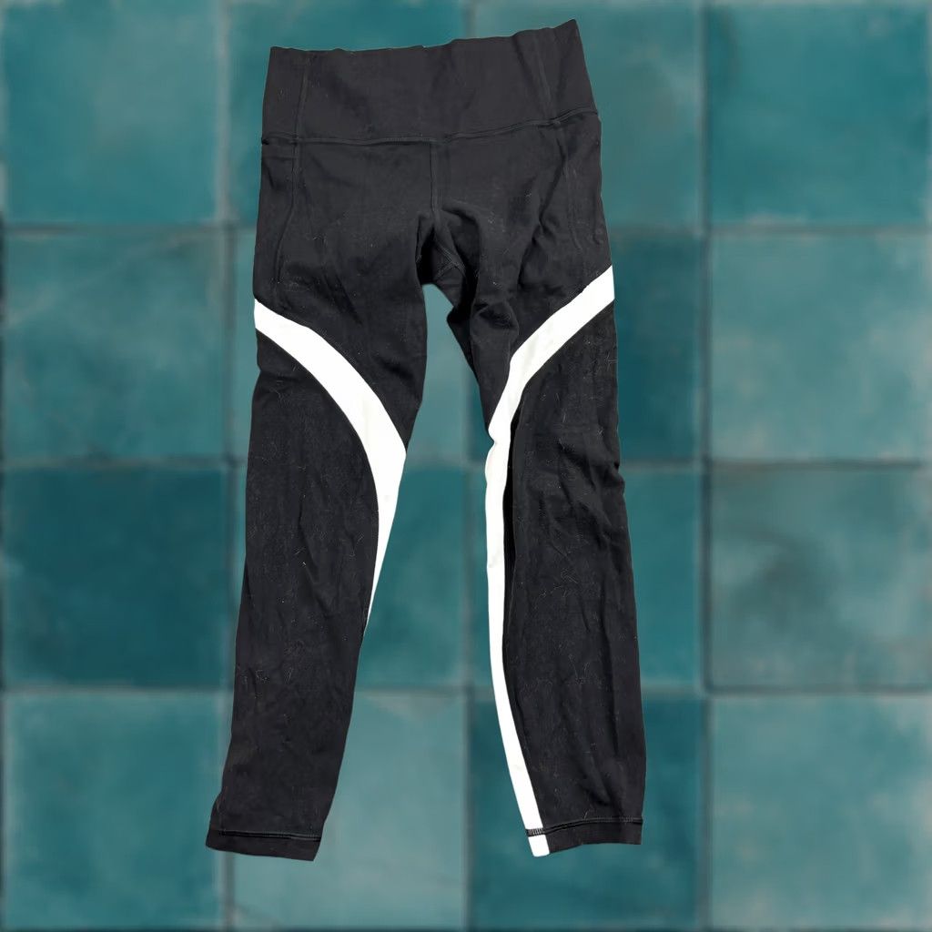 Athleta Athleta Leggings Womens Small Black Salutation Stash Pocket 7/8 Yoga Size 28" / US 6 / IT 42 - 1 Thumbnail