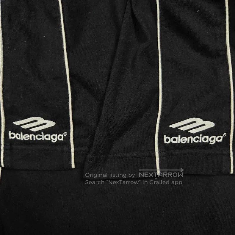 Balenciaga Balenciaga Manchester United Embroidered Football Short Sl Size US M / EU 48-50 / 2 - 5 Thumbnail