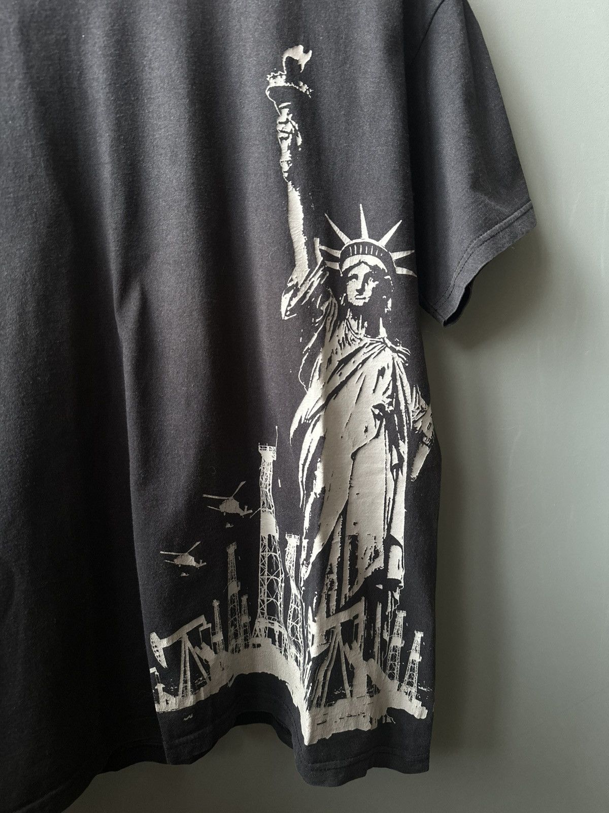 Fruit Of The Loom Statue of Liberty America Anti-Flag Tee Size US L / EU 52-54 / 3 - 3 Thumbnail