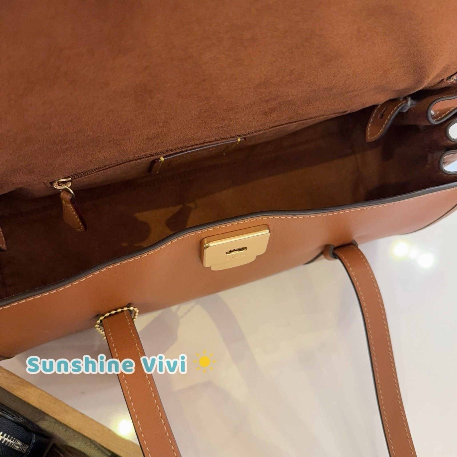 Coach NWT Coach Bridget Flap Shoulder Bag CDB05 Gold/Tan Size ONE SIZE - 7 Thumbnail