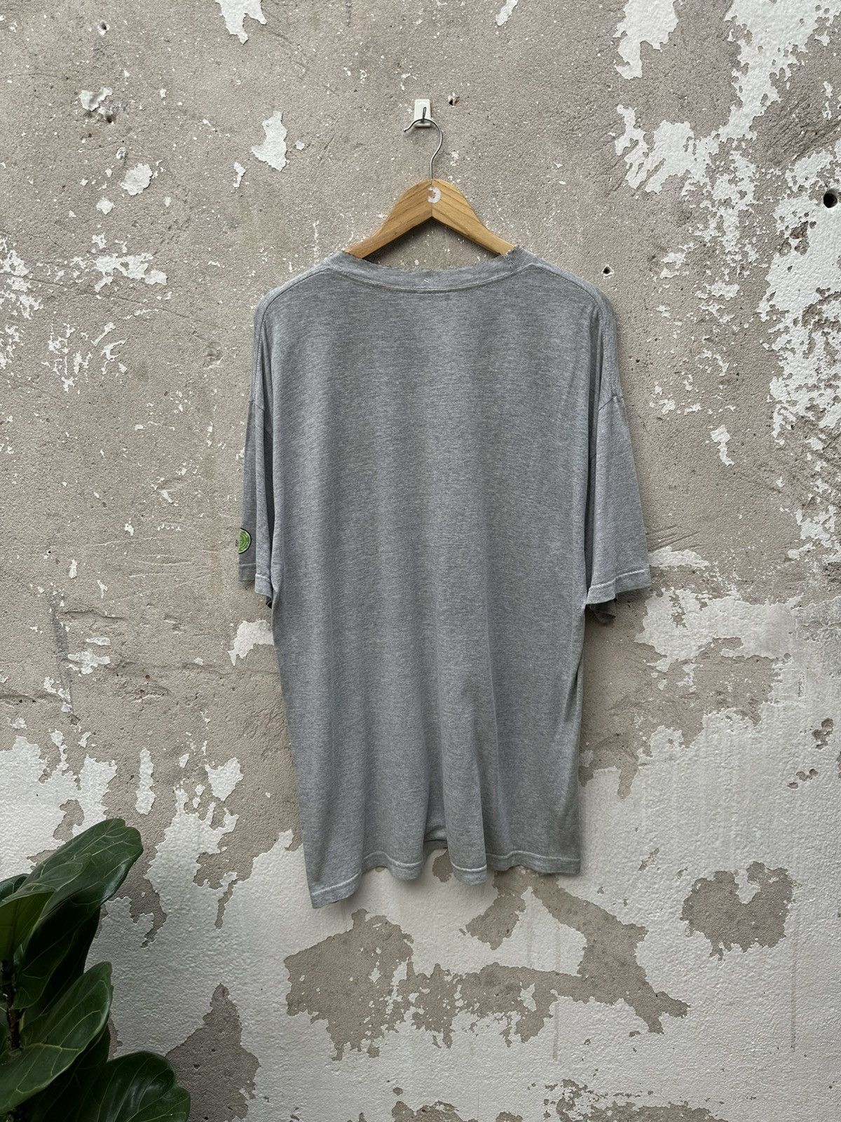 Vintage Vintage 90's Earth Skateboard Distressed XL Tees Size US XL / EU 56 / 4 - 2 Thumbnail
