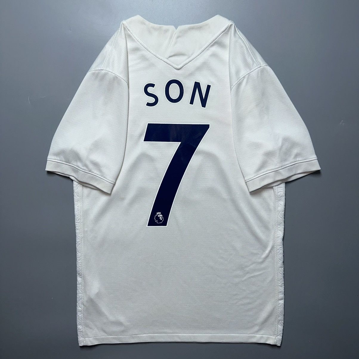 Vintage TOTTENHAM NIKE 2021/2022 FOOTBALL HOME JERSEY #7 SON Size US S / EU 44-46 / 1 - 1 Thumbnail