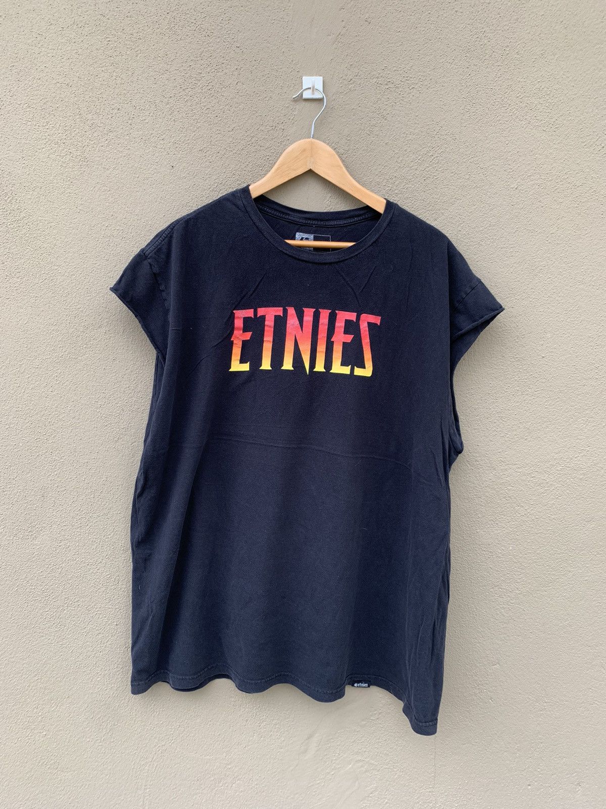 Etnies Thrashed Faded Ethies Skateboard Sleeveless Oversized Tshirt Size US XXL / EU 58 / 5 - 1 Thumbnail