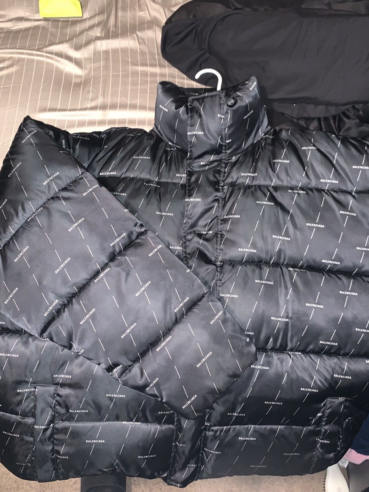 Balenciaga Balenciaga Print Puffer jacket Size US L / EU 52-54 / 3 - 2 Thumbnail