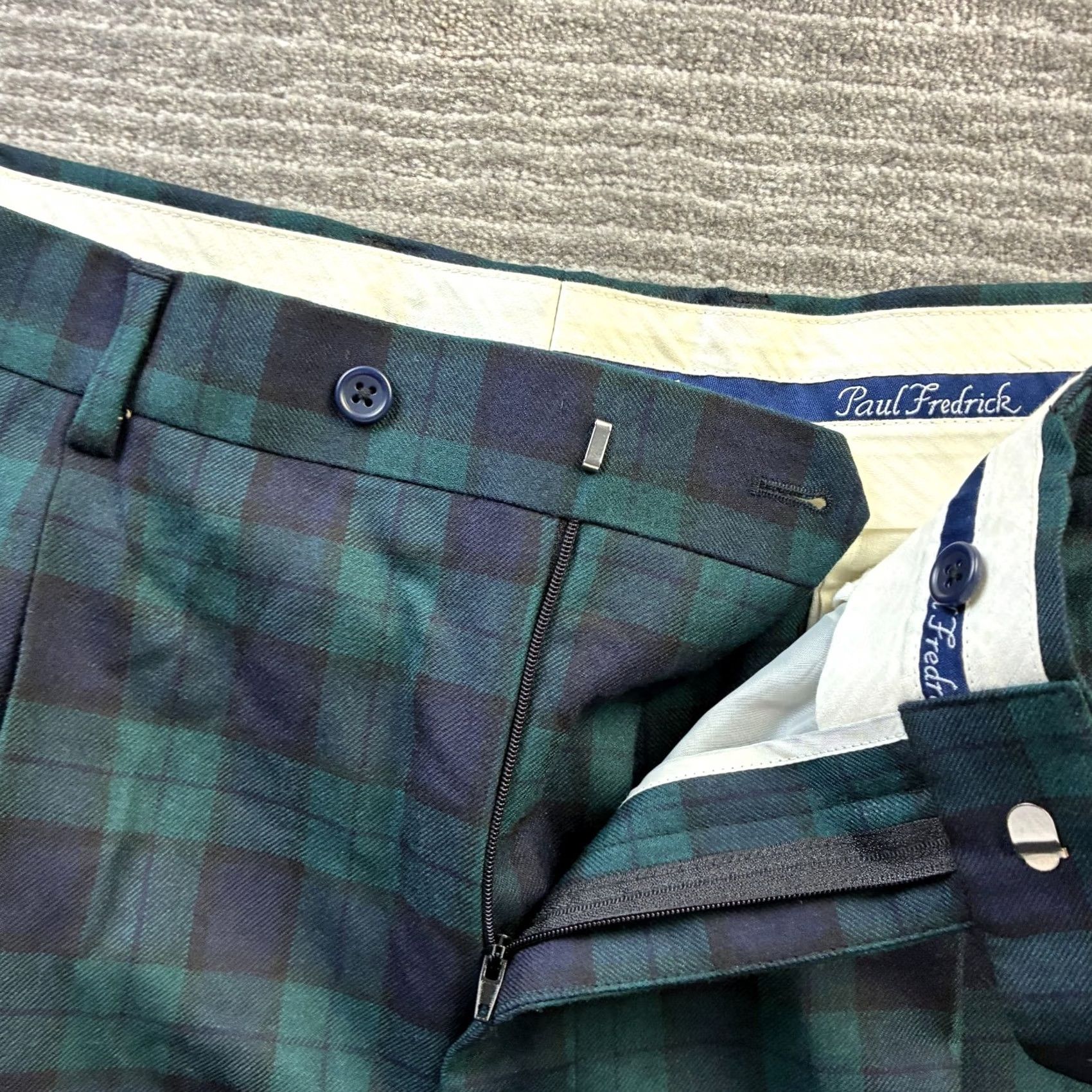 Vintage Paul Fredrick Pants Mens 39 Green Blue Tartan Plaid Pleated Wool Chino Straight Classic Casual Formal Dressy 5-Pocket Zipper Button Inseam 30in Size US 39 - 5 Thumbnail