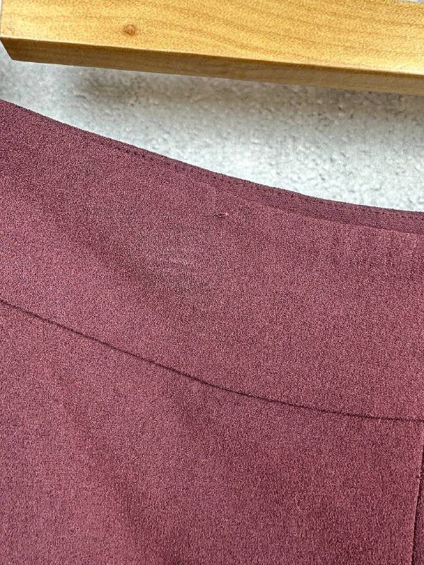Diane von Furstenberg Diane von Furstenberg Natalia Knee-Length A-Line Skirt Size 30" / US 8 / IT 44 - 10 Thumbnail