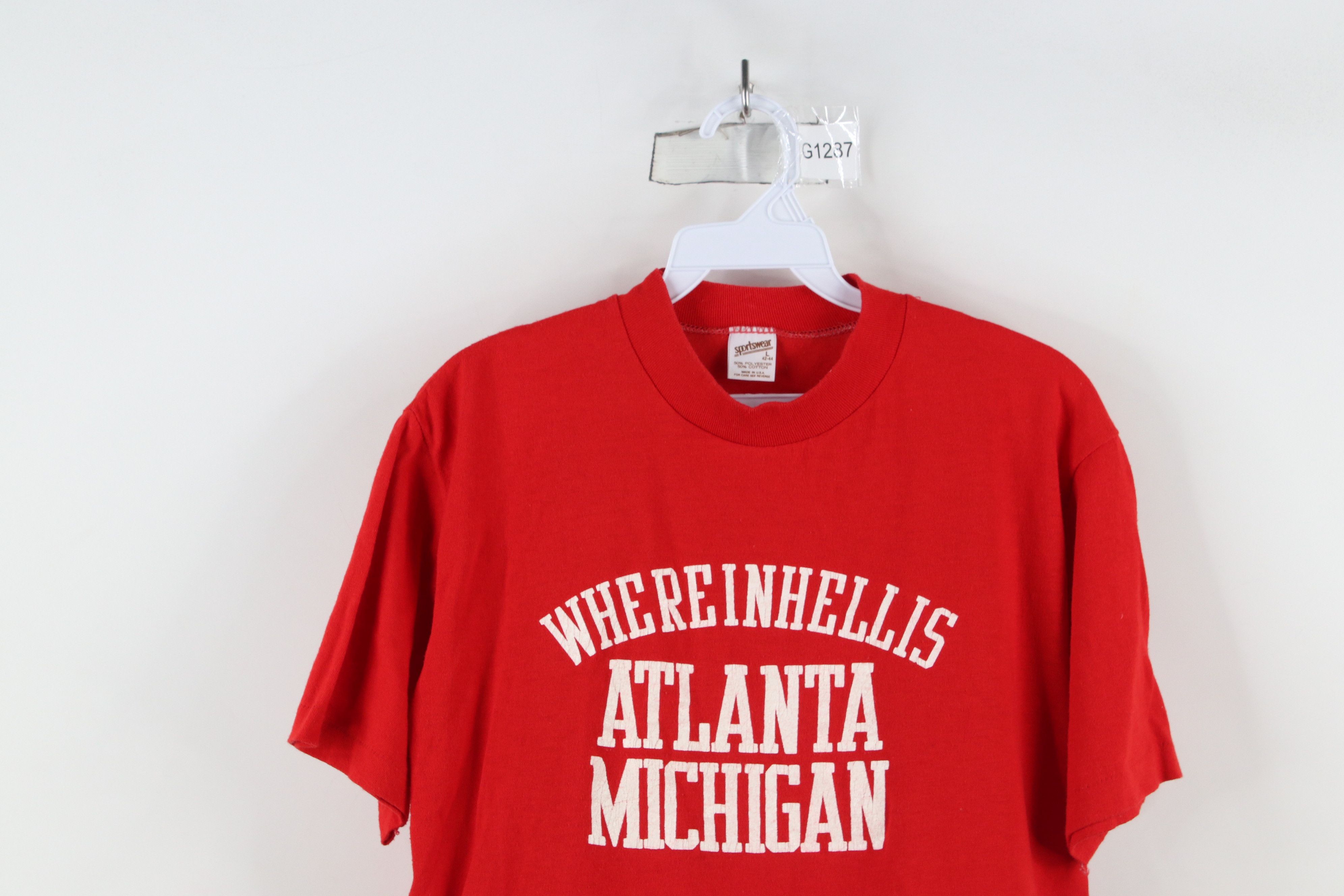 Vintage Vintage 70s In The Hell Is Atlanta Michigan T-Shirt Red USA Size US L / EU 52-54 / 3 - 2 Thumbnail