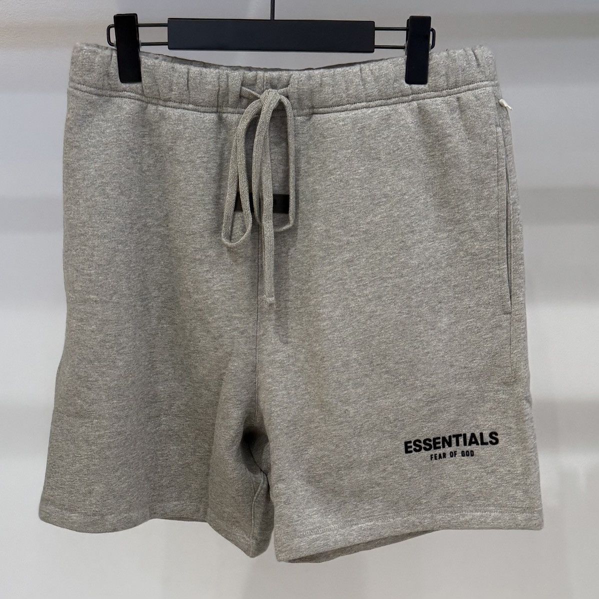 Fear of God Fear of God Essentials Sweatshort SS22 Dark Oatmeal Size US 32 / EU 48 - 1 Thumbnail