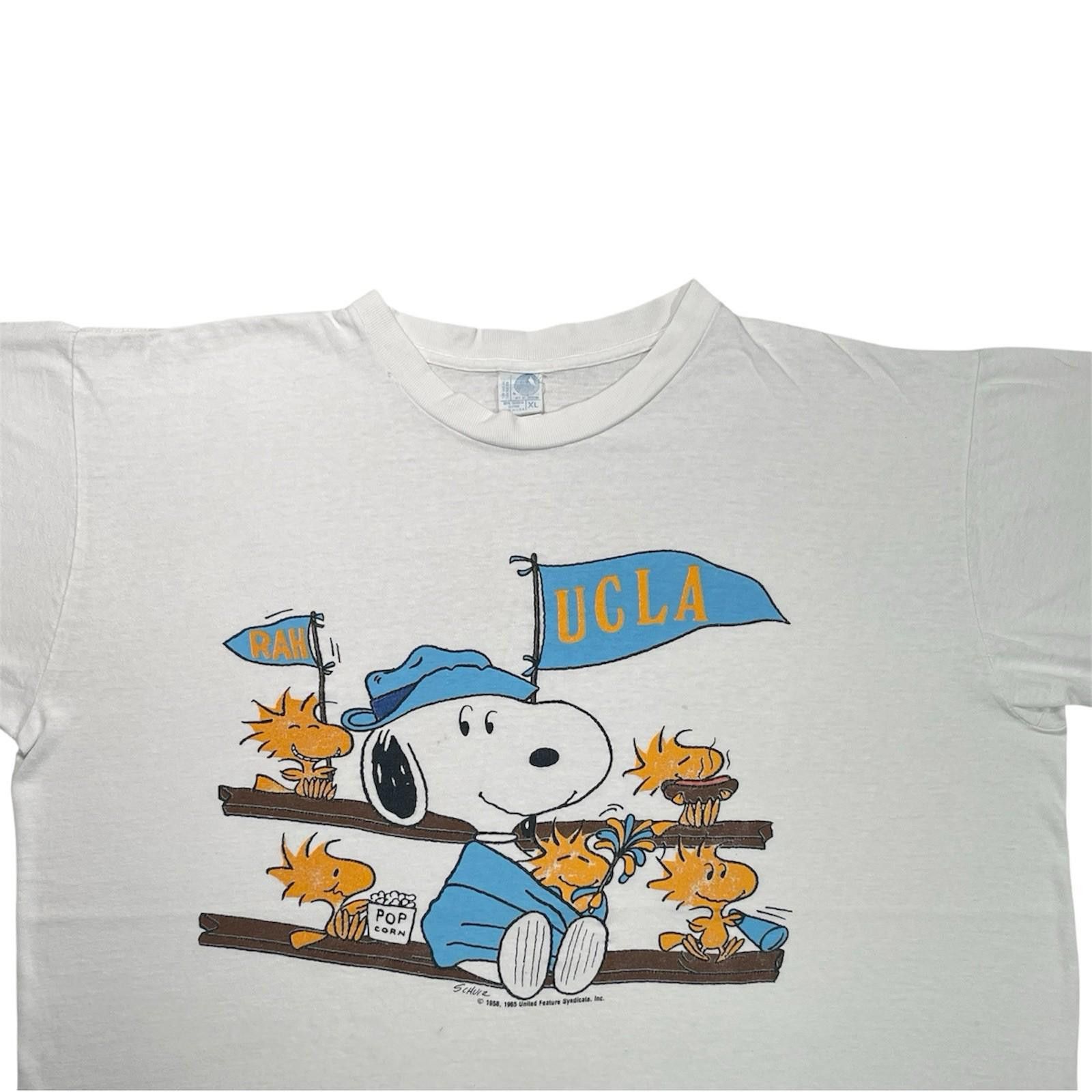 Peanuts 1980s Snoopy UCLA White T-Shirt USA Single Stitch Large Size US L / EU 52-54 / 3 - 4 Thumbnail