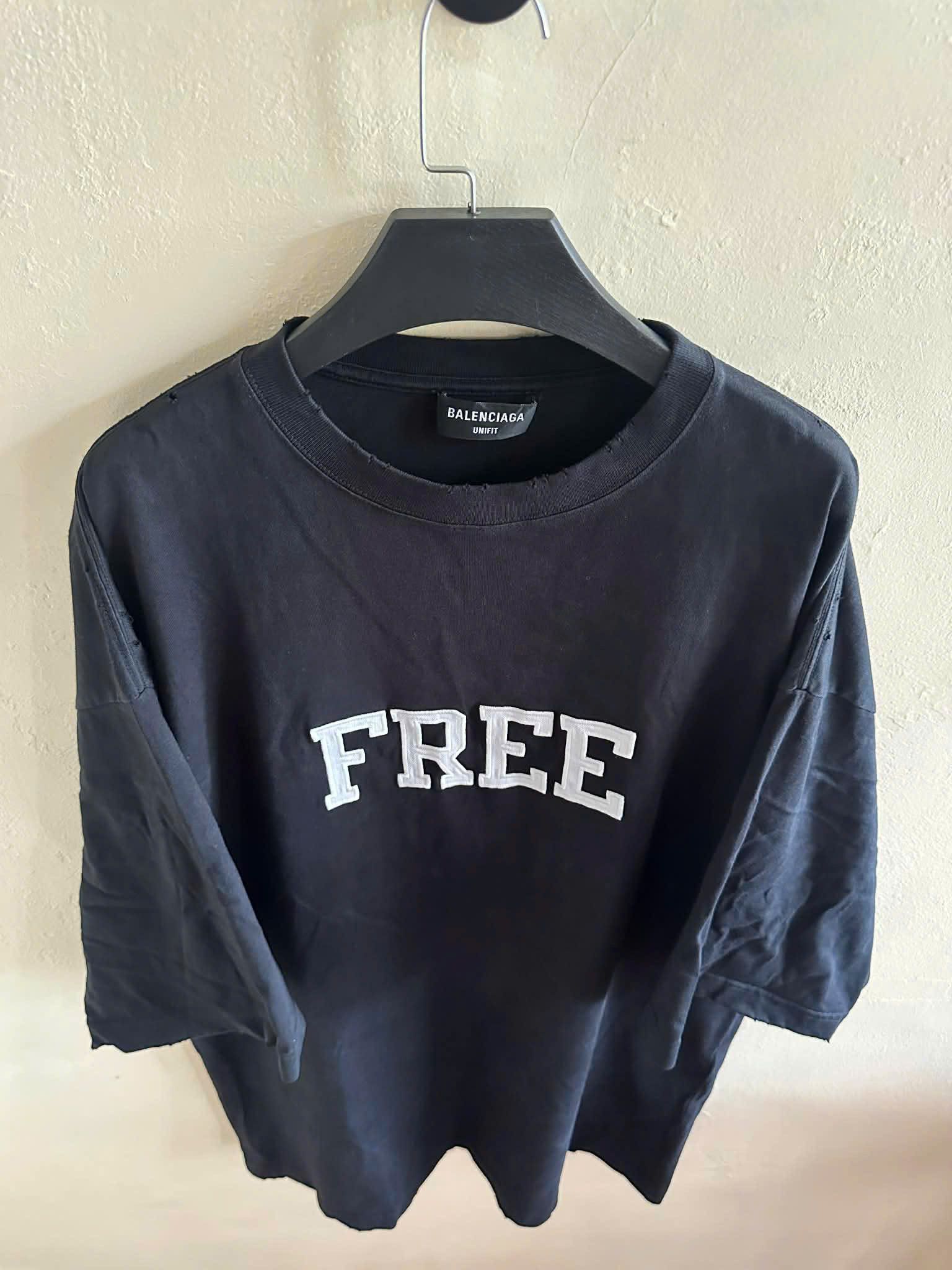 Balenciaga BALENCIAGA T SHIRT Size US XS / EU 42 / 0 - 14 Thumbnail