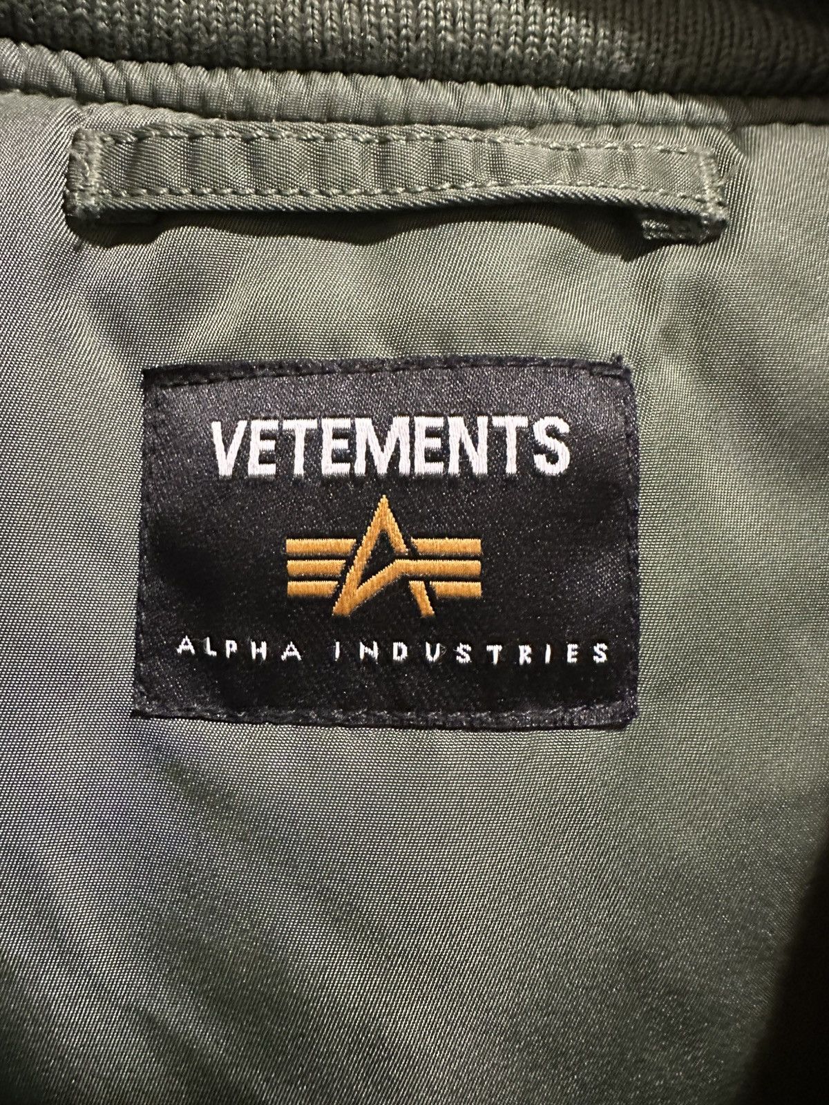 Vetements VETEMENTS EMOJI HOODED BOMBER JACKET ALPHA INDUSTRIES Size US M / EU 48-50 / 2 - 3 Thumbnail