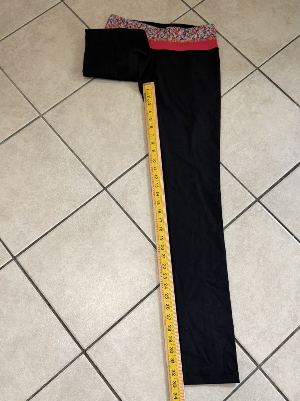 Lululemon LULULEMON SKINNY GROOVE FULL ON LUON 33”REVERSIBLE BLACK 6 Size 28" / US 6 / IT 42 - 4 Thumbnail