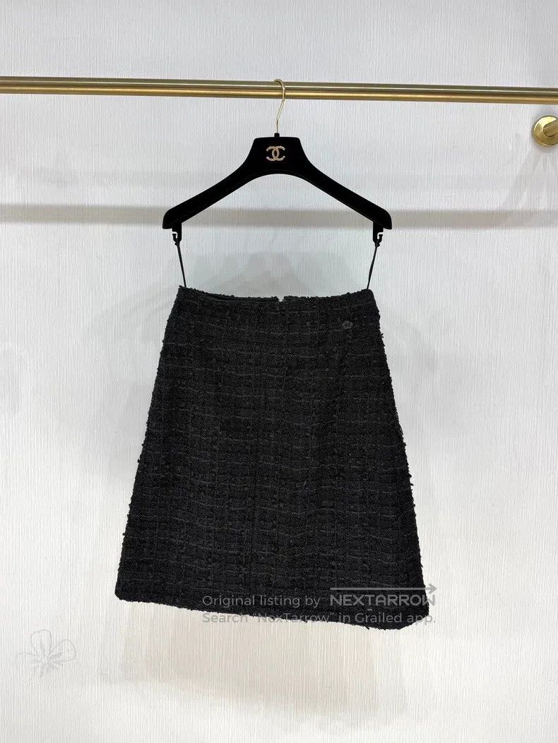 Chanel Chanel 22C tweed versatile black skirt Size 42" / US 20 - 1 Thumbnail