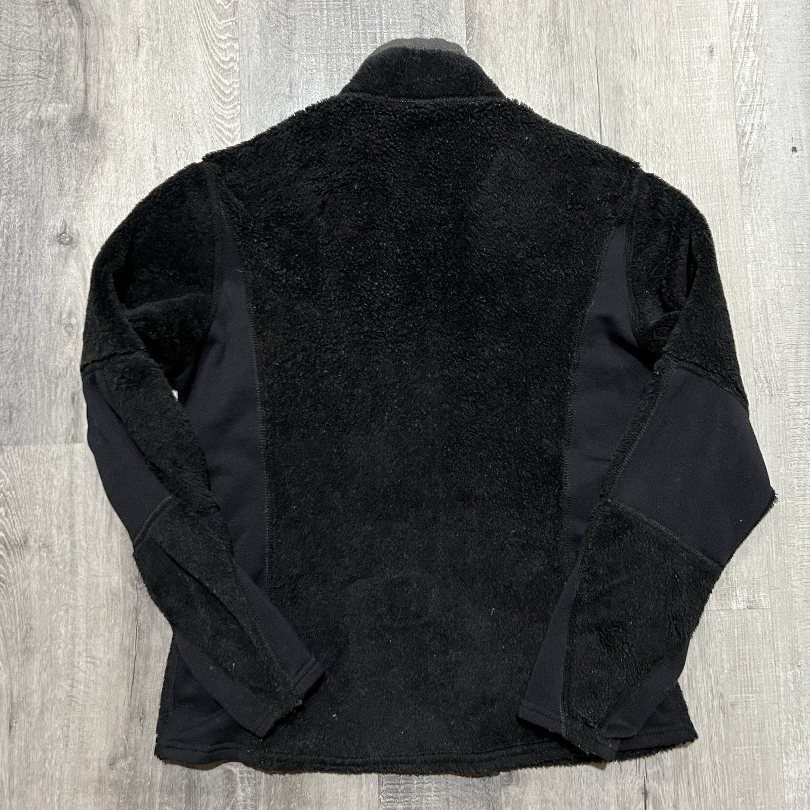 Patagonia Vintage Patagonia Women’s Size Small Black Fleece Jacket Y2K Size S / US 4 / IT 40 - 2 Thumbnail