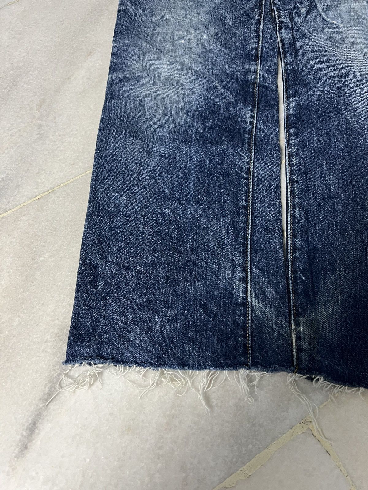 Jean × Levi's × Levi's Vintage Clothing VINTAGE 90’S LEVIS 501XX DISTRESSED REDLINE BIG E LVC JAPAN Size US 28 / EU 44 - 3 Thumbnail