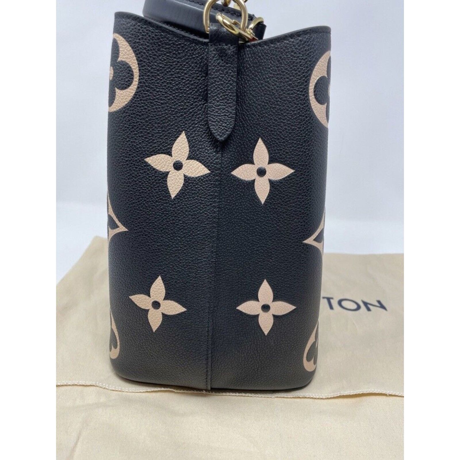 Louis Vuitton Louis Vuitton NéoNoé Shoulder Bag MM Black Leather Size ONE SIZE - 6 Thumbnail