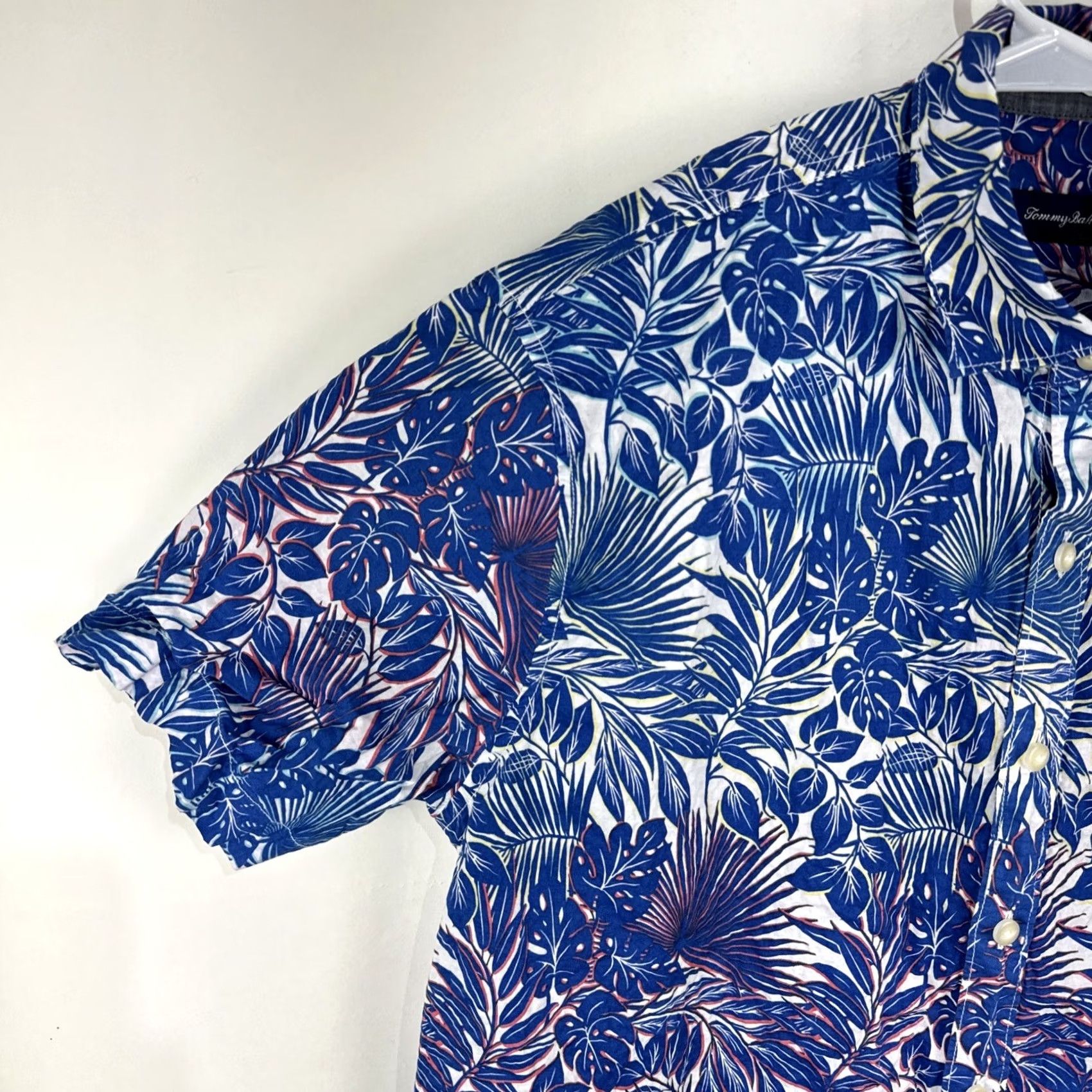 Tommy Bahama Tommy Bahama Mens L Blue Floral Print Button Down Short Sleeve Hawaiian Shirt - Regular Fit Size US L / EU 52-54 / 3 - 5 Thumbnail