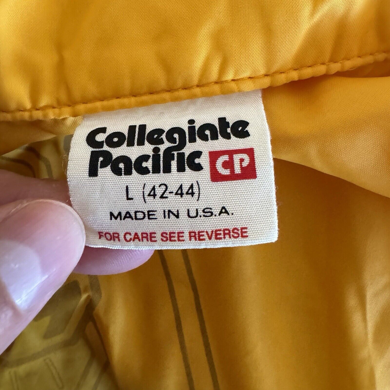 Vintage Vintage 70s Collegiate Pacific Yellow San Diego Nylon Jacket Size US L / EU 52-54 / 3 - 4 Thumbnail