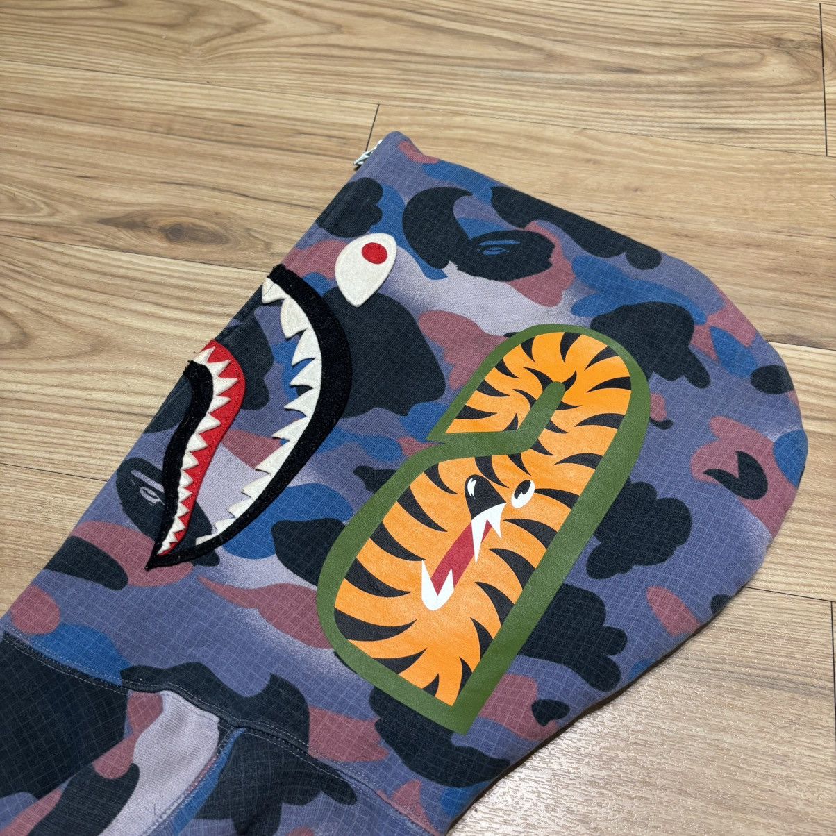 Bape Bape Grid Camo Shark Full-Zip Size US L / EU 52-54 / 3 - 5 Thumbnail