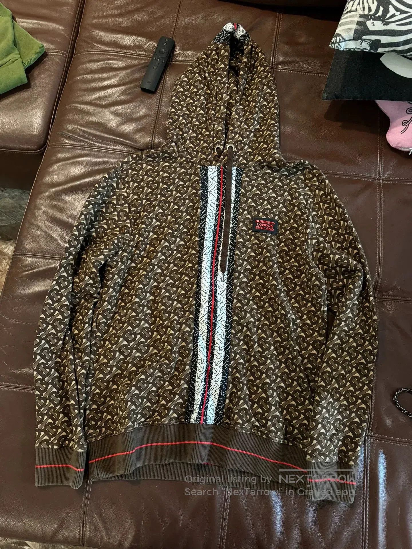 Burberry burberry patterned hooded sweatshirt size s. Size US S / EU 44-46 / 1 - 1 Thumbnail