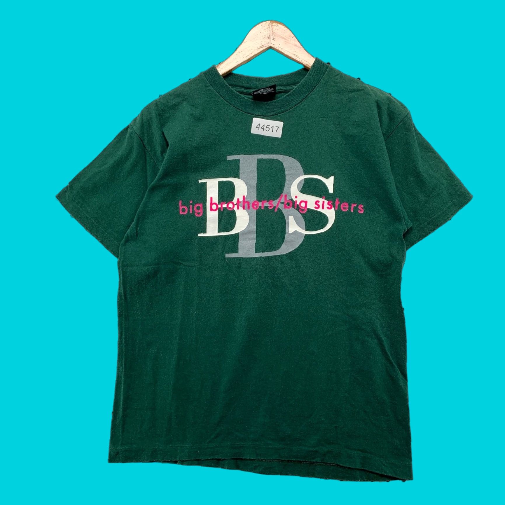 Vintage Vintage Big Brothers Big Sisters Shirt Mens Medium Green Single Stitch Fit Small Man Size US M / EU 48-50 / 2 - 1 Thumbnail