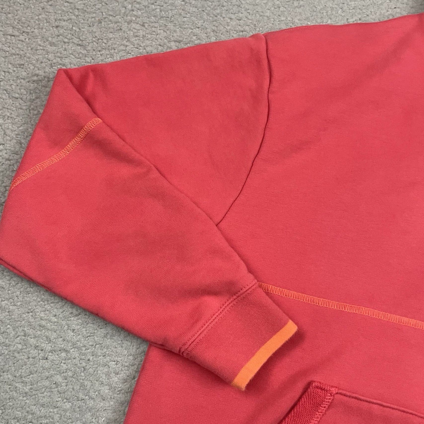 Nike VINTAGE Nike Sweatshirt Hoodie Mens S Pink Crew Neck Pullover Graphic Print Swoosh Essential Fade Red Workout All Seasons Size US S / EU 44-46 / 1 - 4 Thumbnail