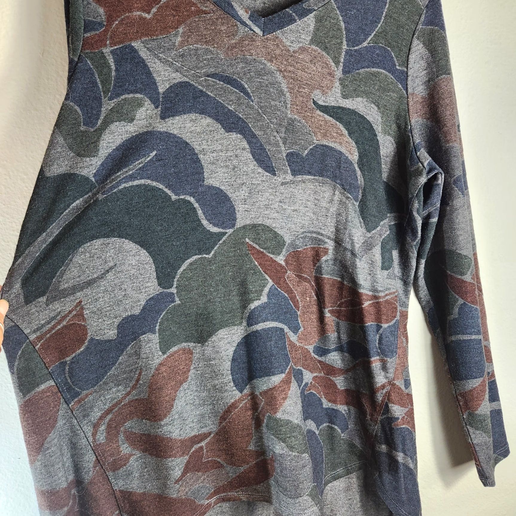 Vintage Christopher & Banks Womens Tunic Long Sleeve Gray Abstract V-Neck Pullover Casual Fall L Size L / US 10 / IT 46 - 2 Thumbnail