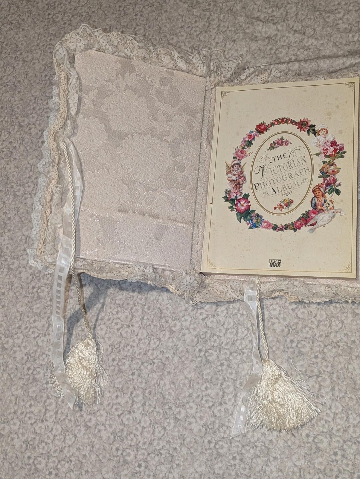 Designer Vintage DS-MAX Lace Victorian Photo Album With Doll Figurine Size ONE SIZE - 6 Thumbnail
