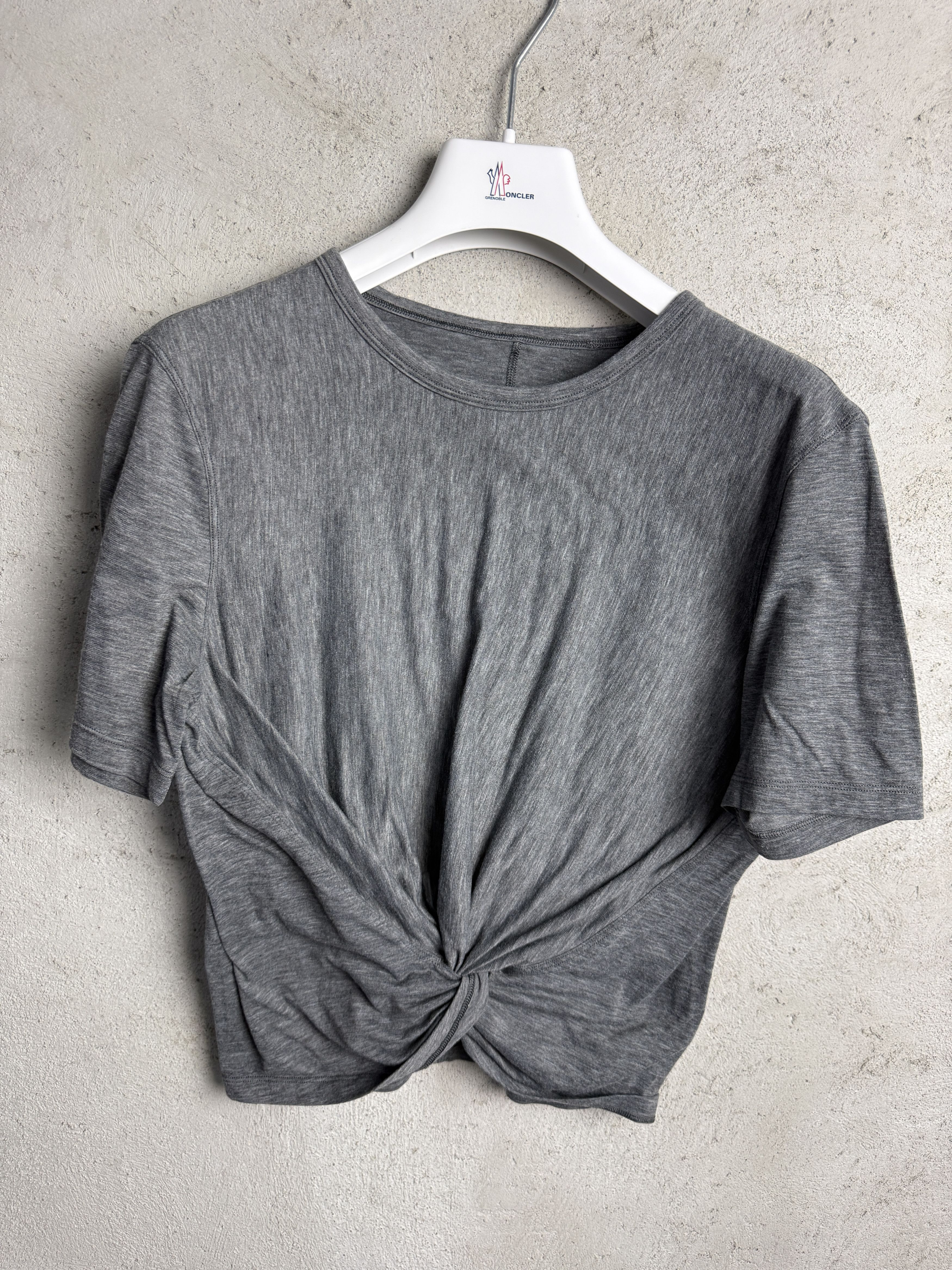 Lululemon Lululemon tied t-shirt tee casual sport gym yoga pilates Size S / US 4 / IT 40 - 1 Thumbnail