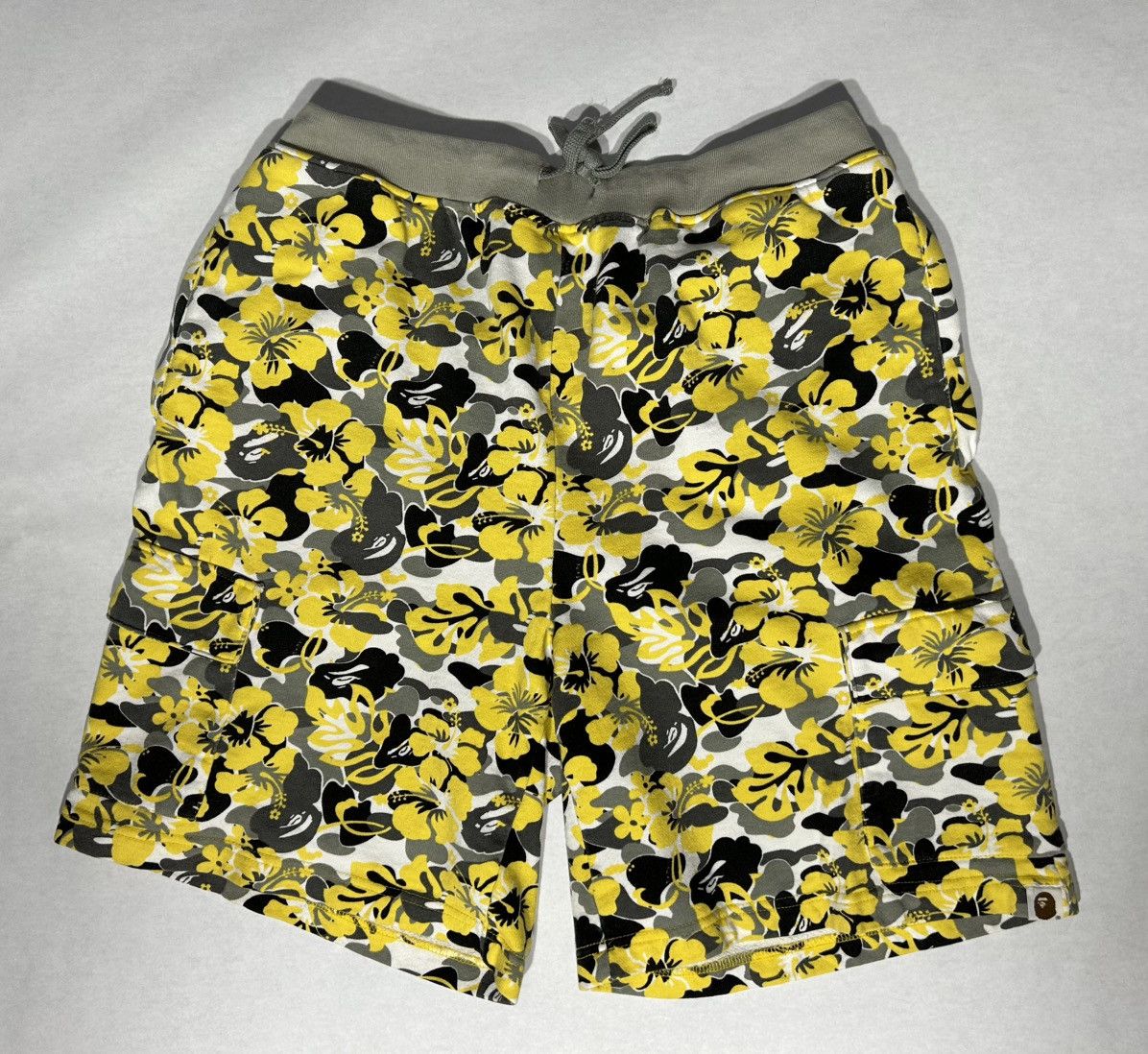 Bape Bape OG ’06 Hibiscus Aloha Camo Shorts Size US 32 / EU 48 - 1 Thumbnail