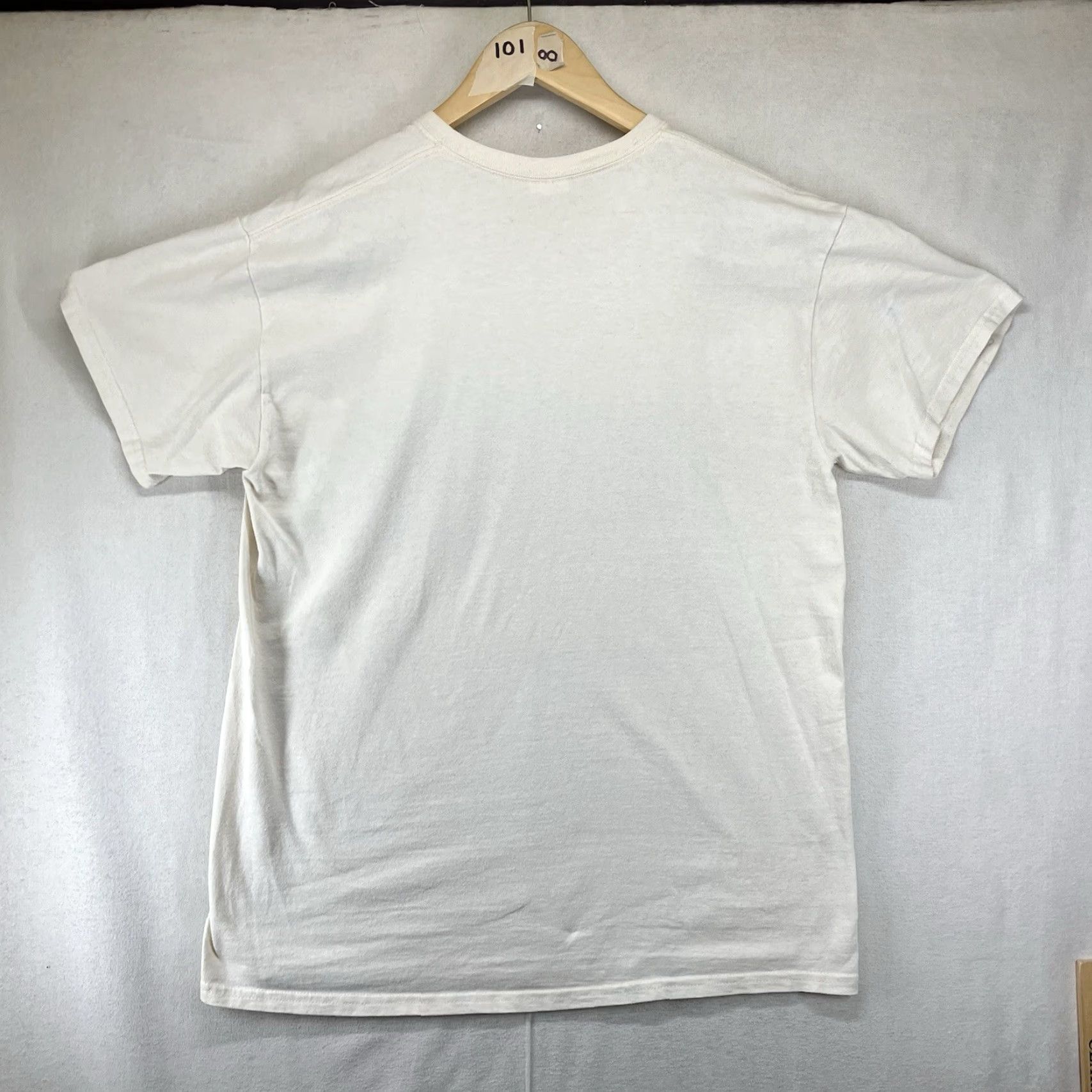 Gildan Gildan T-Shirt Mens M Ivory Cotton Documentary Heart Graphic Print Logo Crew Neck Short Sleeve Regular Fit Limited Edition All Seasons Movie Theme Size US M / EU 48-50 / 2 - 2 Thumbnail