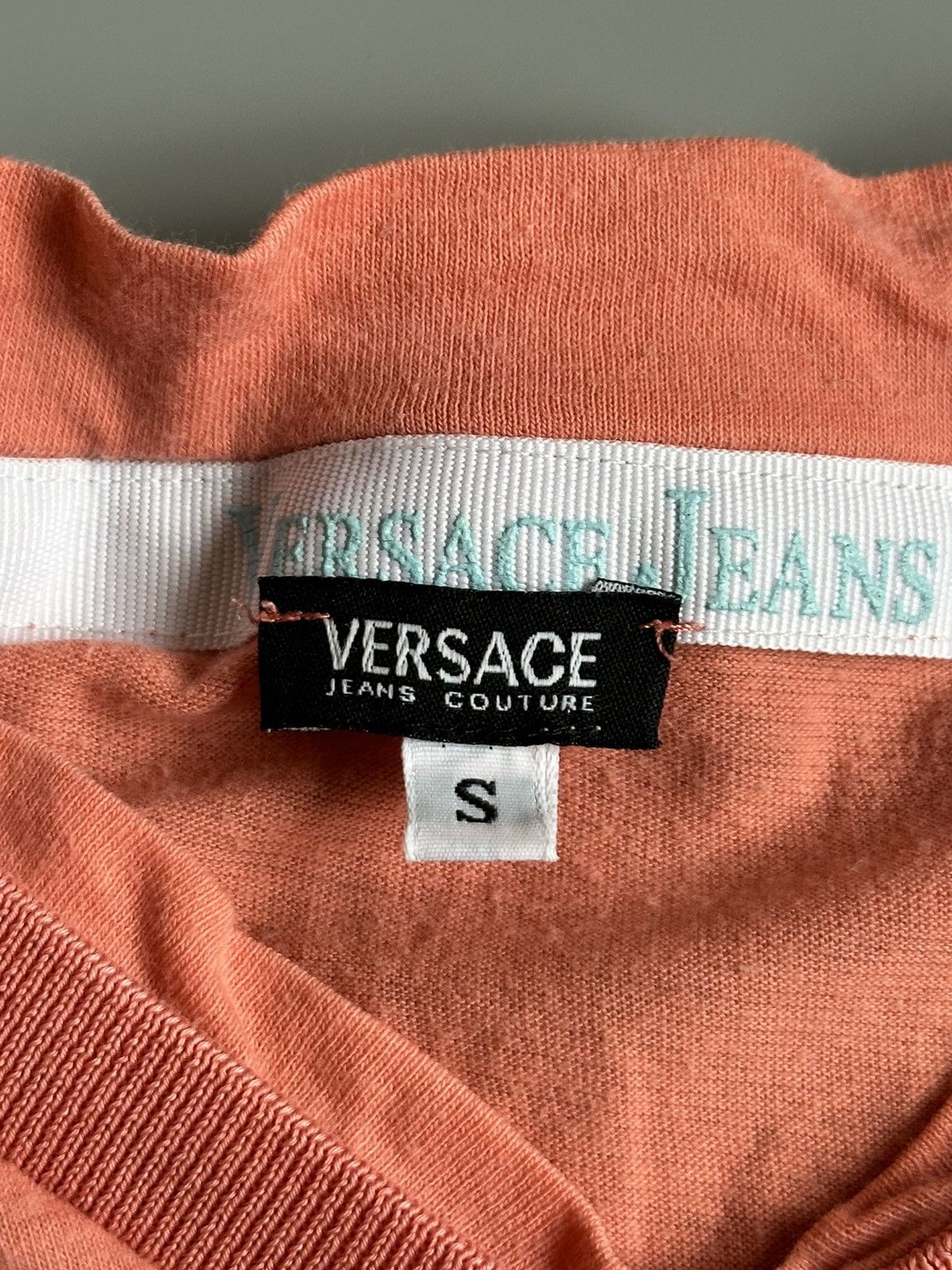 Versace Jeans Couture Versace Jeans Couture 90s Vintage Logo Peach Size S t-shirt Size S / US 4 / IT 40 - 7 Thumbnail