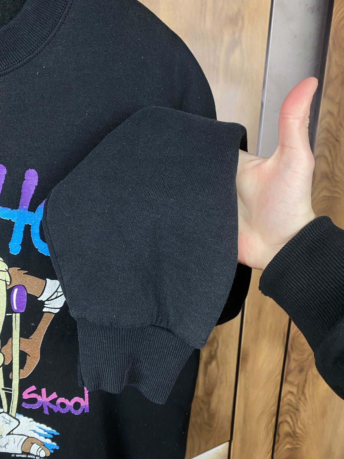 Warner Bros 🏜️Vintage 1990 Sweatshirt Looney Tunes Psycho Ski Skool Taz🏜️ Size US L / EU 52-54 / 3 - 9 Thumbnail