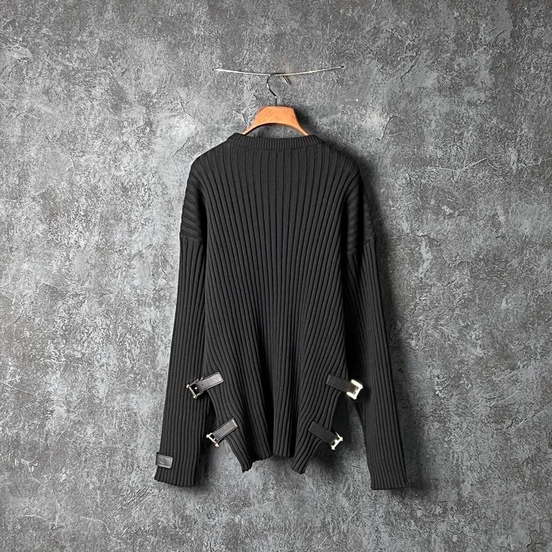 Versace Versace Leather buckles adorn wool crewneck sweaters Size US M / EU 48-50 / 2 - 2 Thumbnail