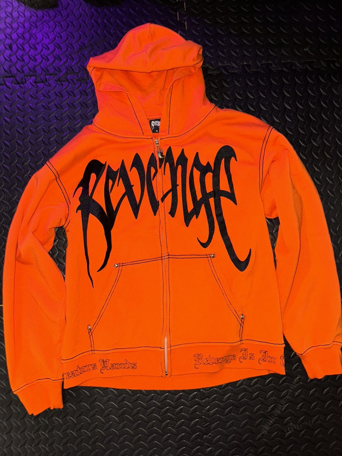 REVENGE Contrast Embroidered ジップ パーカー○関送無料○ REVENGE Contrast Embroidered ジップ パーカー○関送無料
