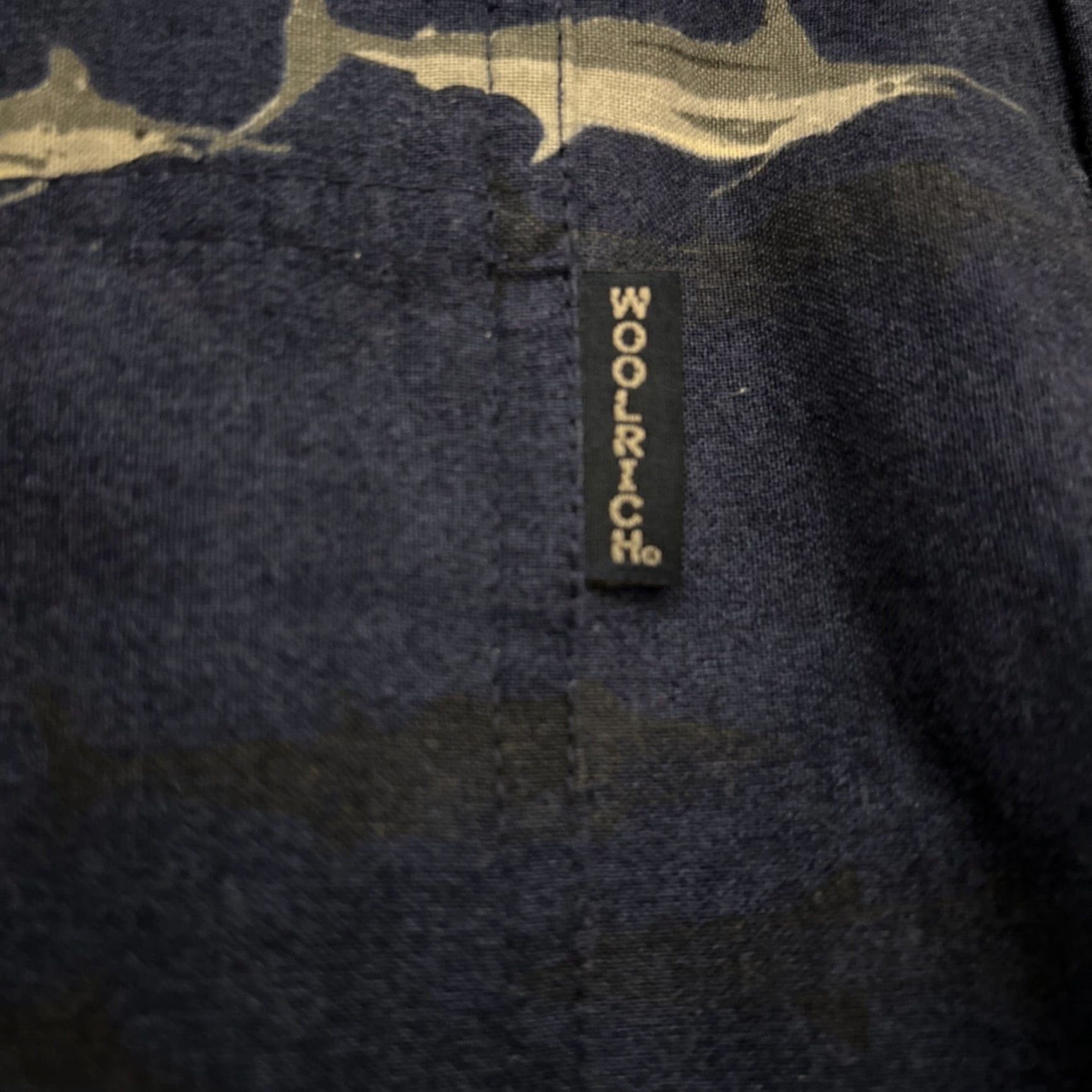 Vintage Woolrich Button-Up Shirt Long Sleeve 2XL Blue Fish Pattern Outdoor Casual Mens Size US XXL / EU 58 / 5 - 5 Thumbnail