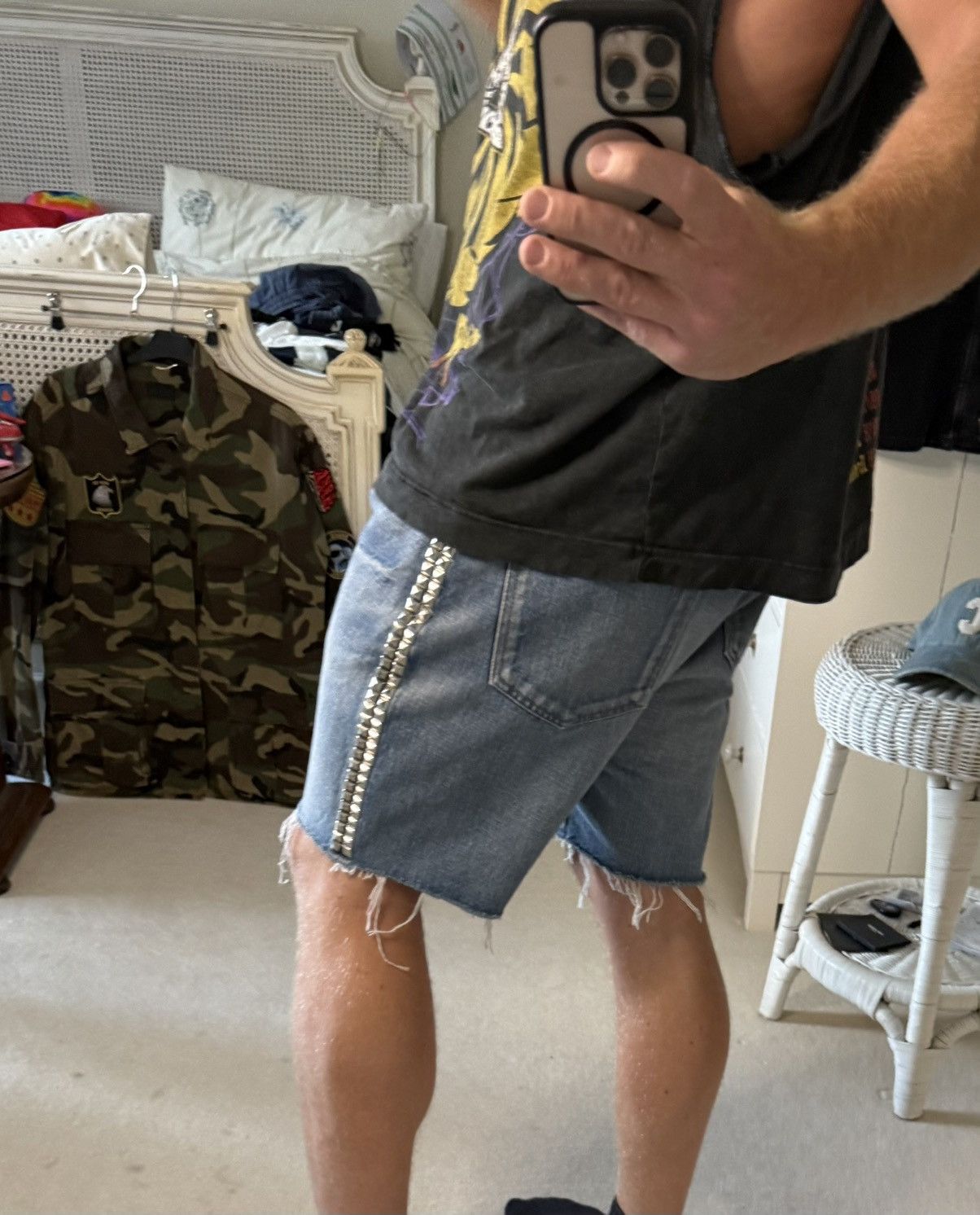 Celine SS24 Celine studded Zuma wash raw hem jean shorts Hedi 30 31 Size US 30 / EU 46 - 20 Thumbnail