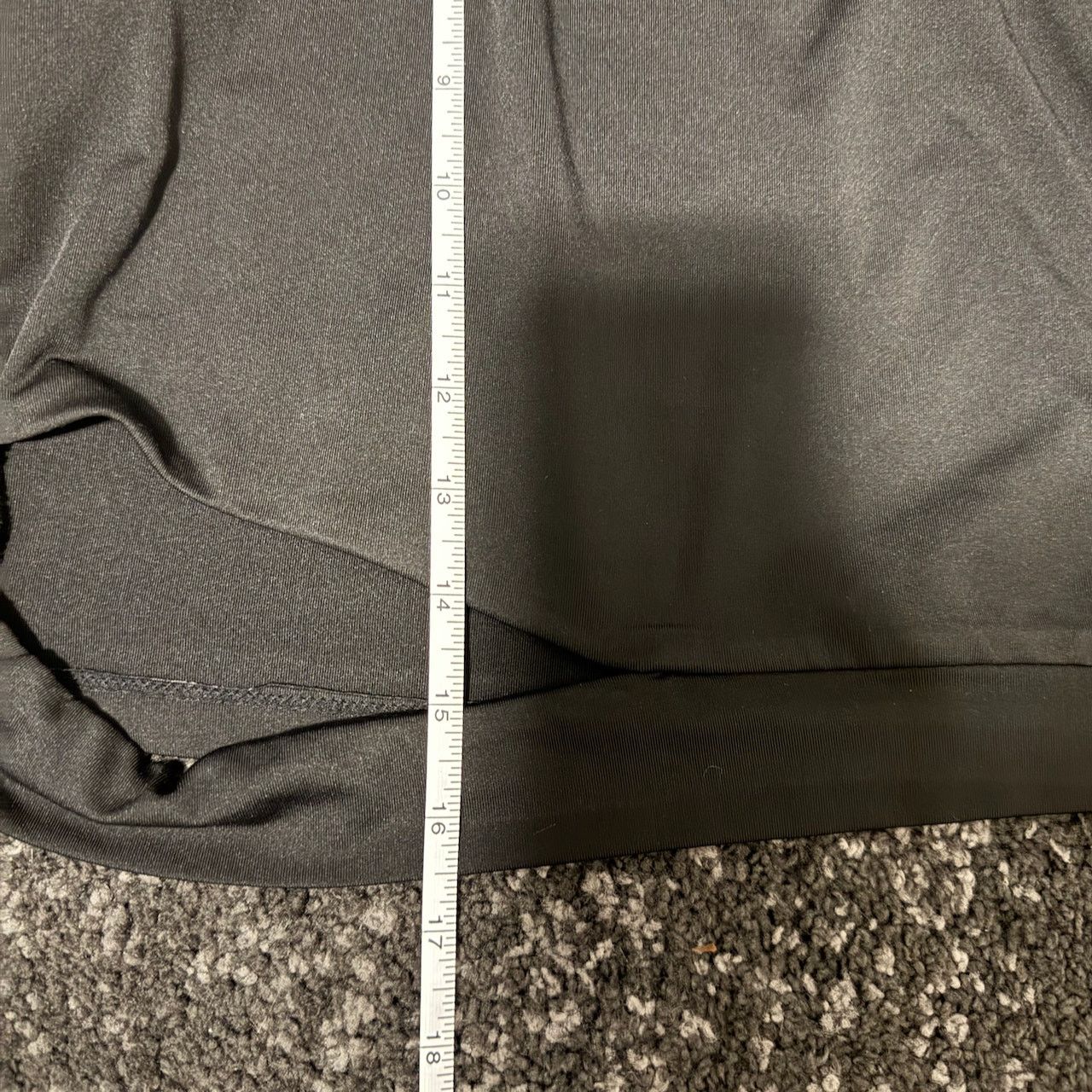 PRINCESS POLLY NWT Princess Polly Long Sleeve Cut Out Black Crop Top Size L / US 10 / IT 46 - 7 Thumbnail