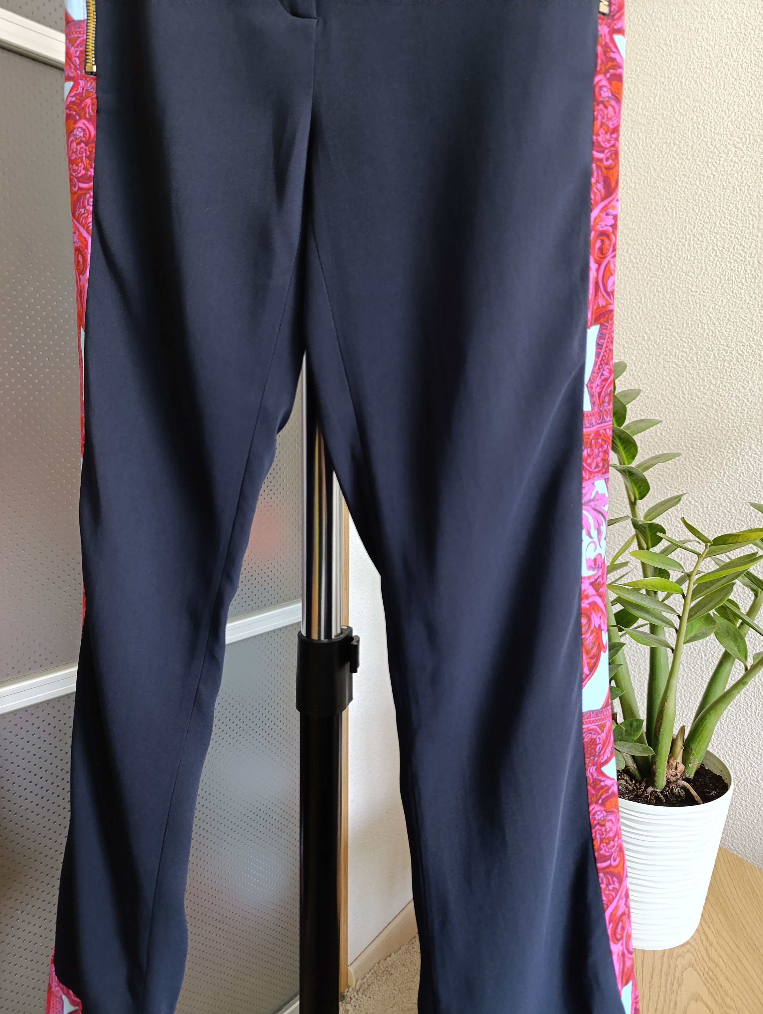 Versace × Versace Jeans Couture GIANNI VERSACE WOMENS Flared VISCOSE PANTS FLORAL PRINT Size 26" / US 2 / IT 38 - 10 Thumbnail