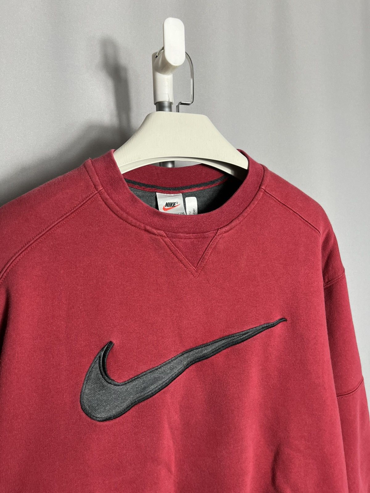 Nike Vintage Nike 90s sweatshirt mens red center logo big swoosh Size US M / EU 48-50 / 2 - 2 Thumbnail
