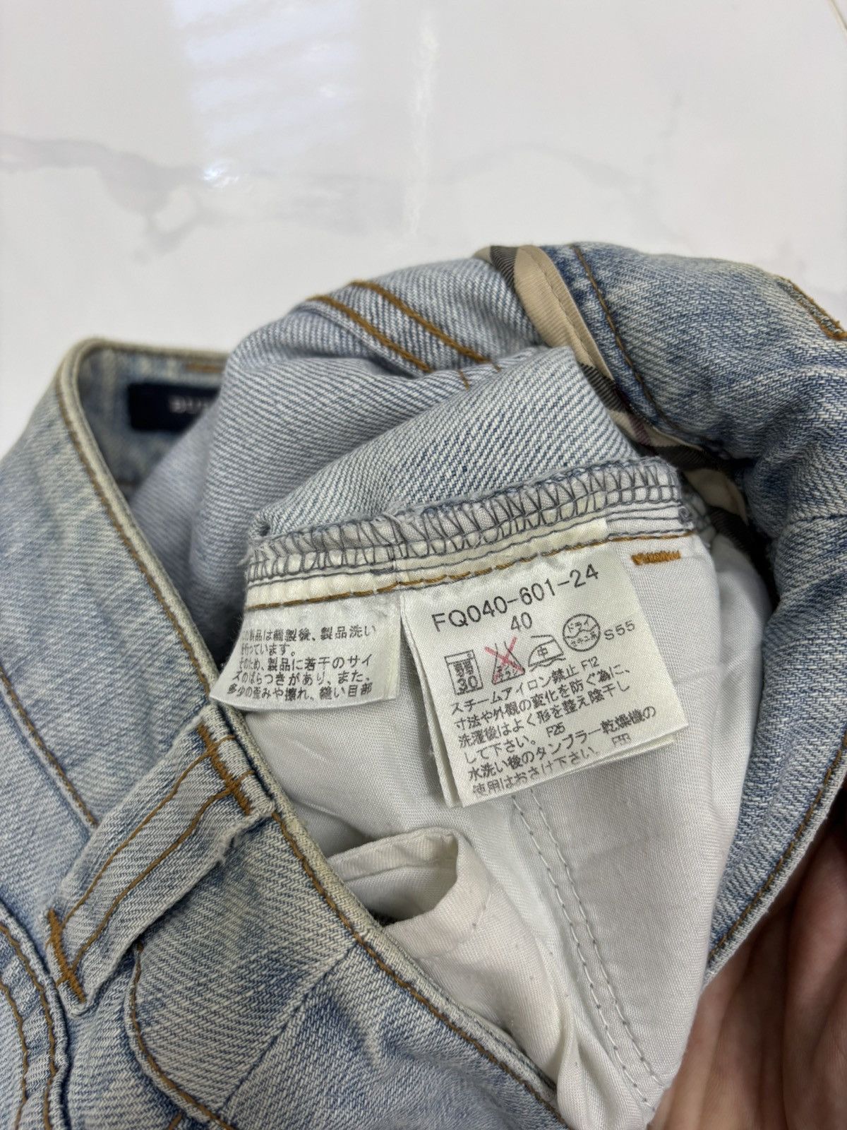 Burberry Burberry Light Acid Wash Bootcut Jeans Size 30" / US 8 / IT 44 - 10 Thumbnail